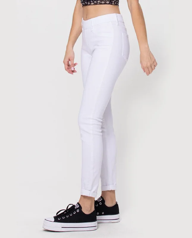 Cello Mid Rise Pull On Crop Skinny Jean