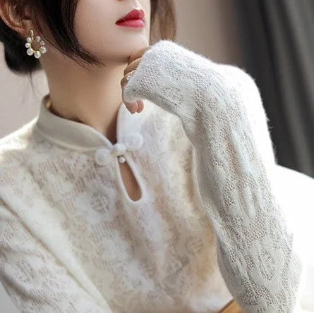 Hooked-Flower Cashmere Knitted Sweater with Stand Collar and Long Sleeves