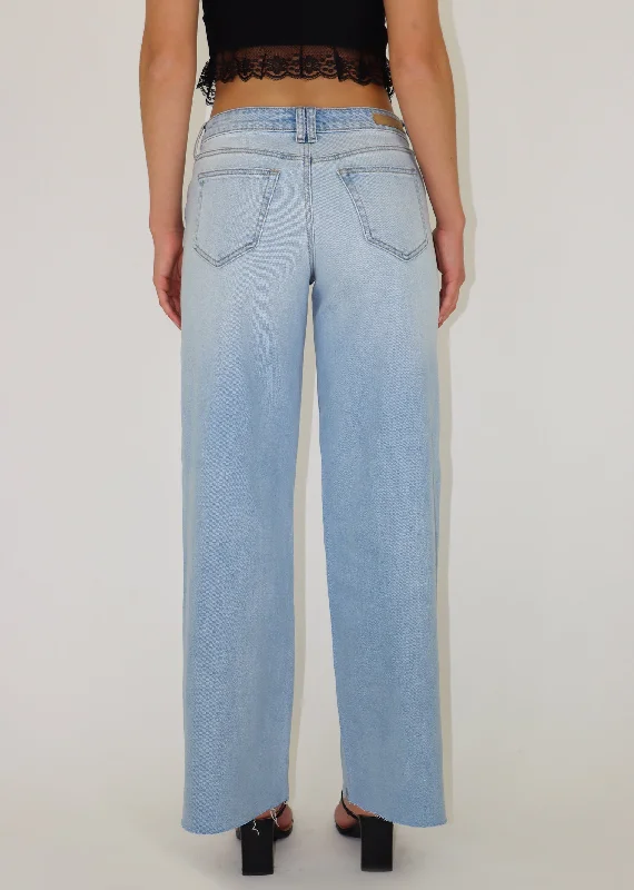 Love & Money Low Rise Jeans ★ Light Wash