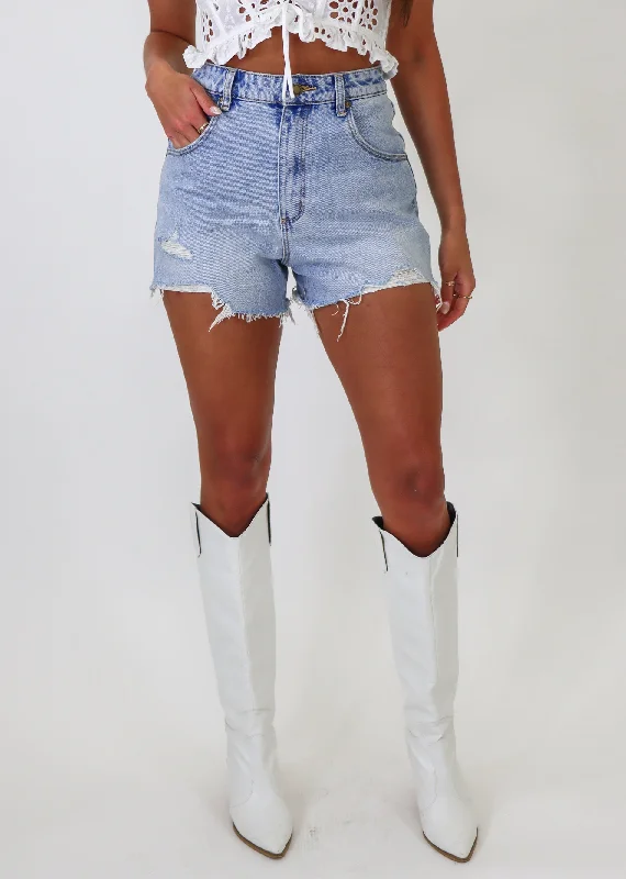 Rollas Can't Let You Go Denim Shorts ★ Light Wash